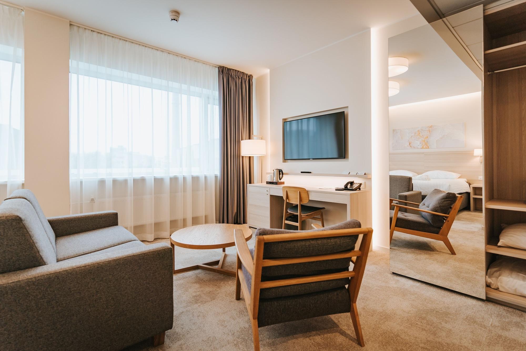 Tallink & Conference Hotell 4*